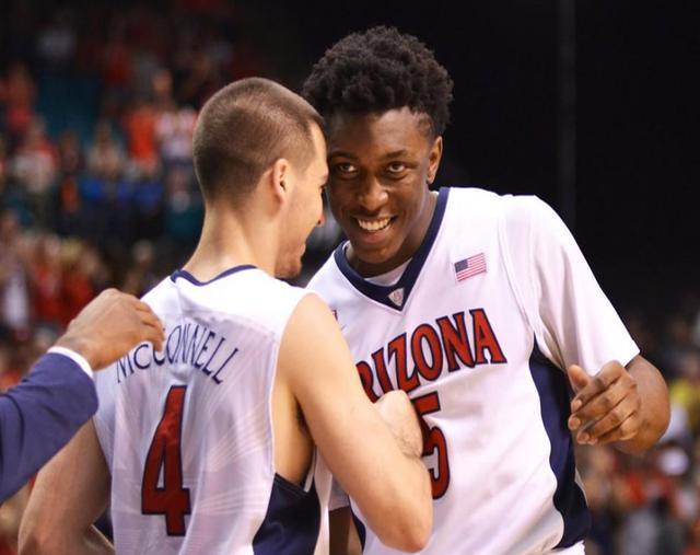 包含英国男篮联赛一支强队上演惊险逆袭好戏的词条